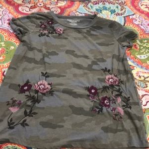 American eagle camo shirt with flowers